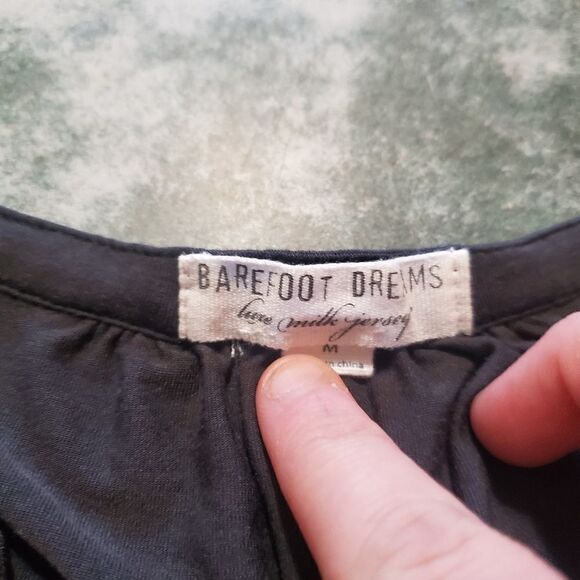 Barefoot dreams LUXE MILK JERSEY NAMASTE Sz Medium - Picture 3 of 5